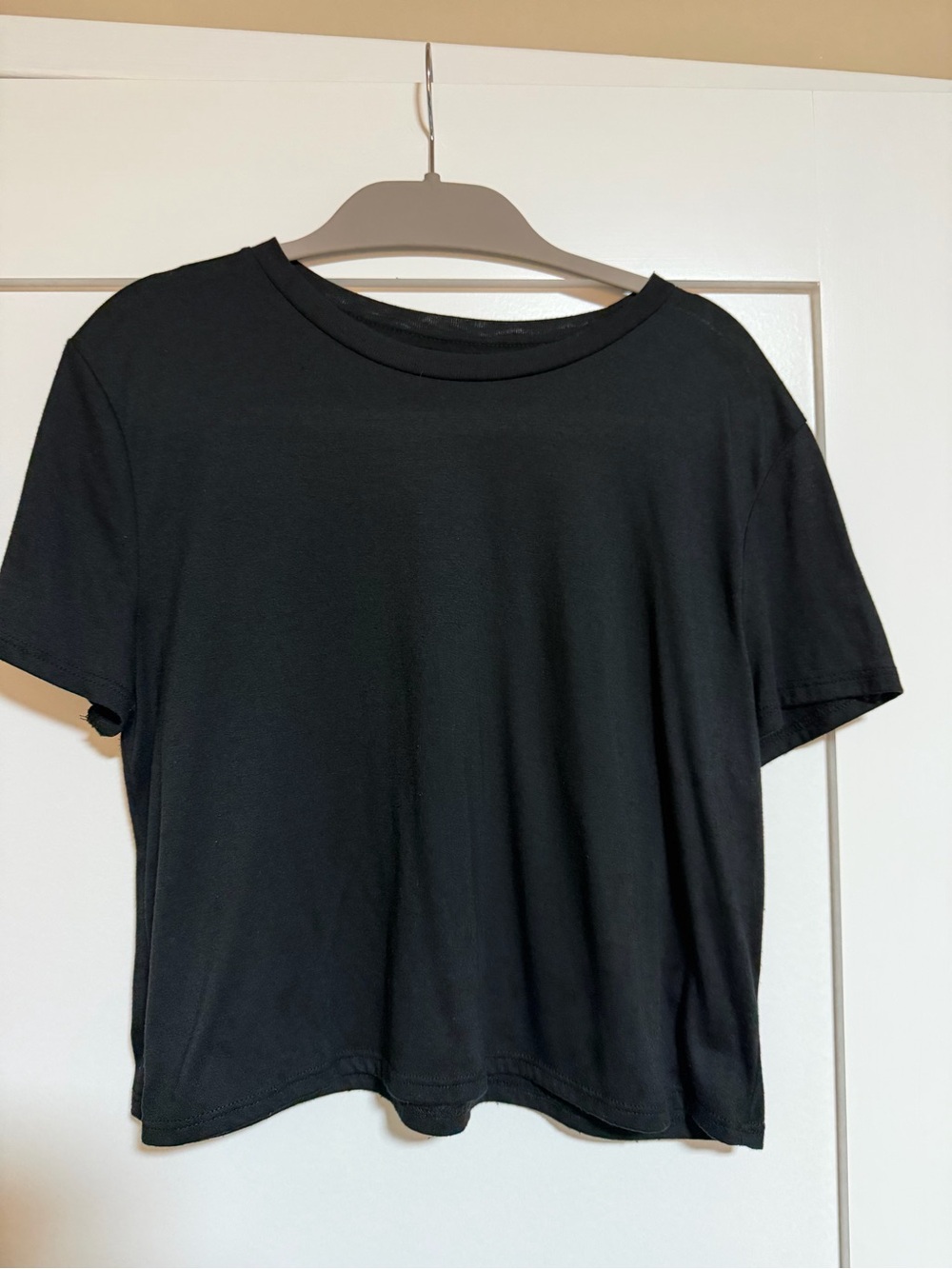 ALO Yoga Women's Black Crewneck Super Soft Short Sleeve Top.